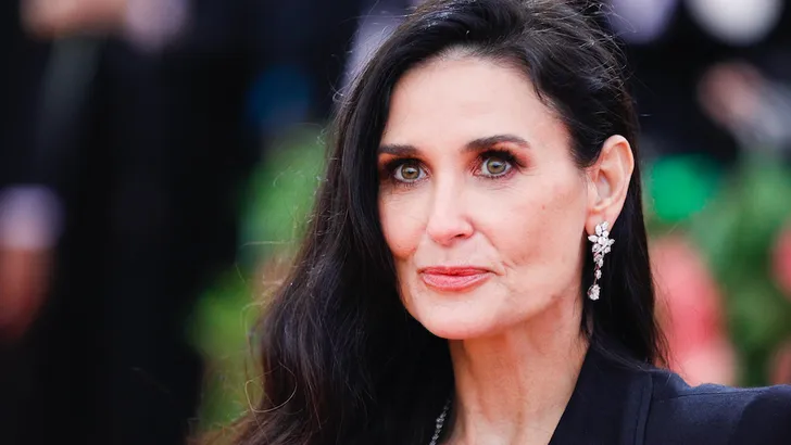 Een lichaam om trots op te zijn: Demi Moore naakt op cover Harper's Bazaar