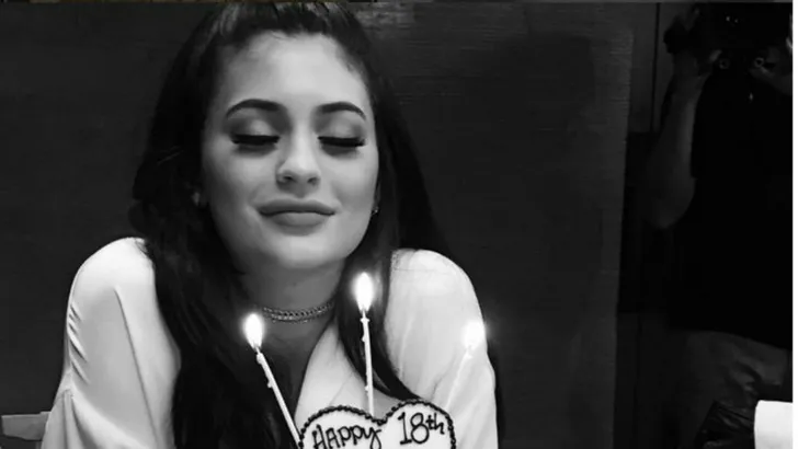 Kylie Jenner viert 18e verjaardag