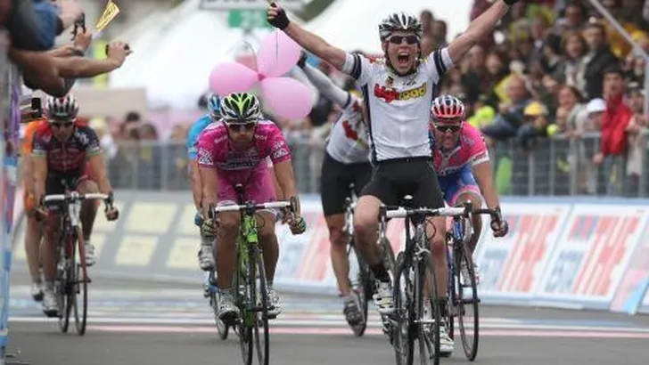 Cavendish opgetogen over triomf in Giro