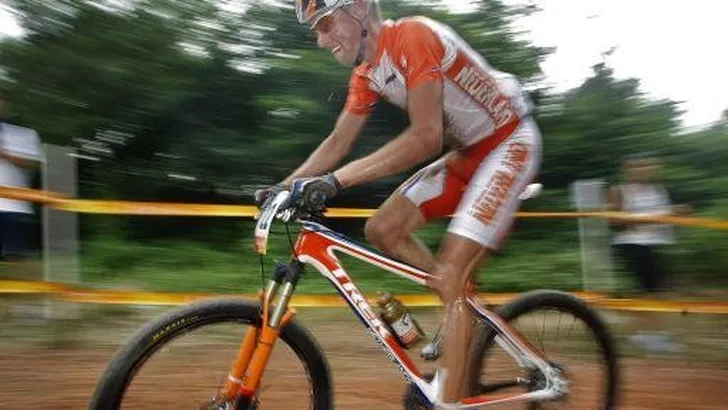 Ook B-staal mountainbiker Van Houts is positief