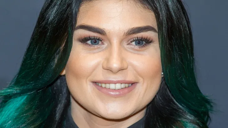 Roxeanne Hazes deelt pikante foto zonder beha