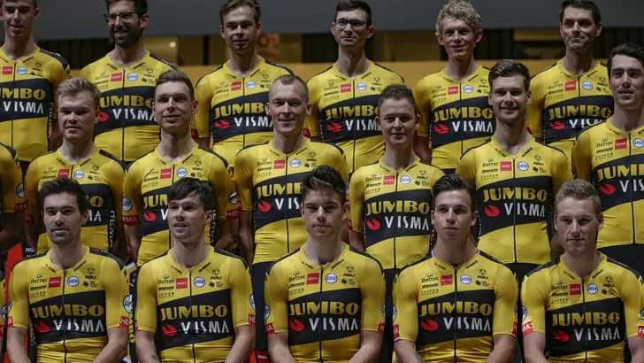 Jumbo-Visma per in volledige lockdown: 'niet bezig met de volgende koers'