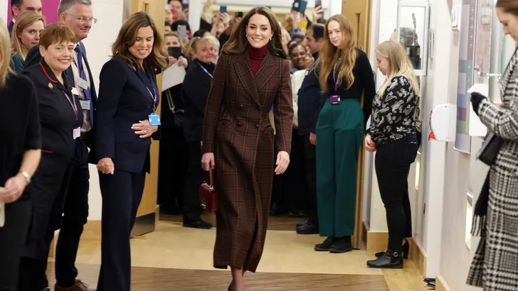 Prinses Kate deelt nieuwe foto met emotionele boodschap – Foto van prinses Kate in het Marsden Ziekenhuis, januari 2025.