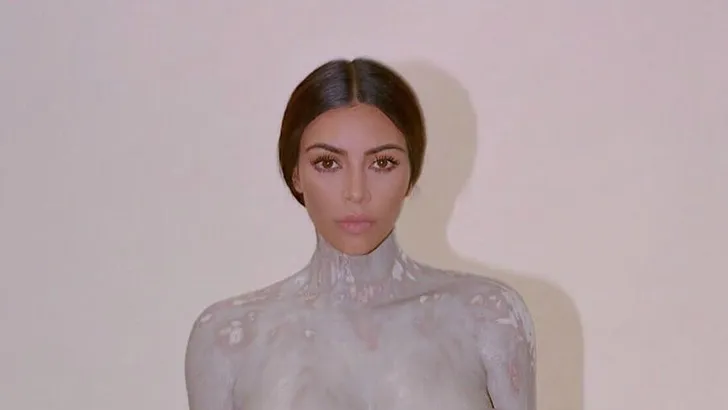 kim kardashian naakt body
