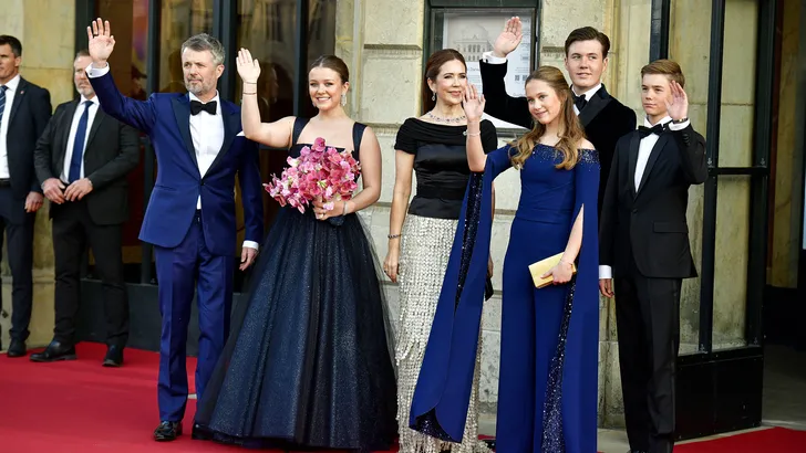 Prinses Isabella met het koninklijk gezin van Denemarken bij de viering van haar 18e verjaardag in Kopenhagen, april 2025.