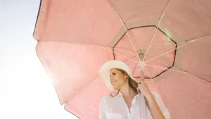 vrouw parasol zomer