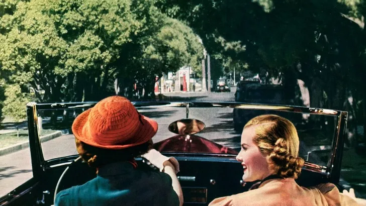 vrouwen mooi weer cabriolet 