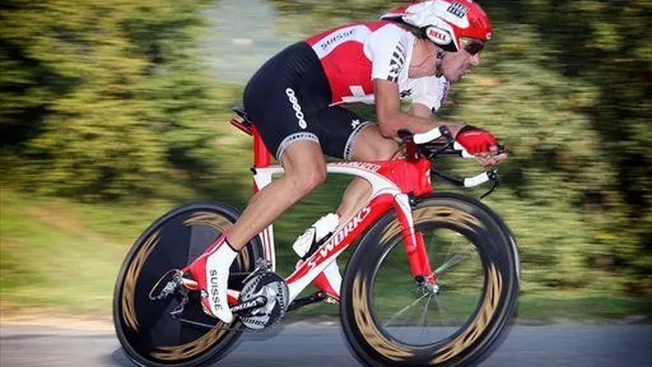 Cancellara ziet wel wat in aanval op uurrecord