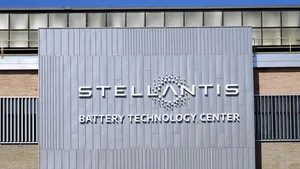 Stellantis schrijft miljarden af op elektrische strategie en bewijst dat de consument zich niet laat dwingen