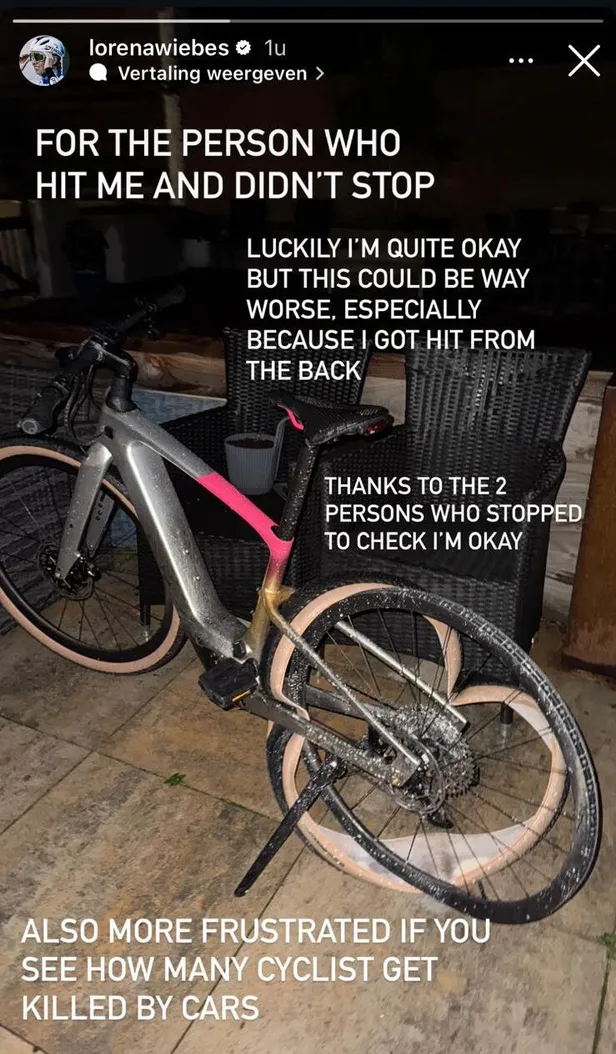 Screenshot van Lorena Wiebes op Instagram waarin ze vertelt dat ze van achteren is aangereden op haar e-bike en dat de automobilist is doorgereden.