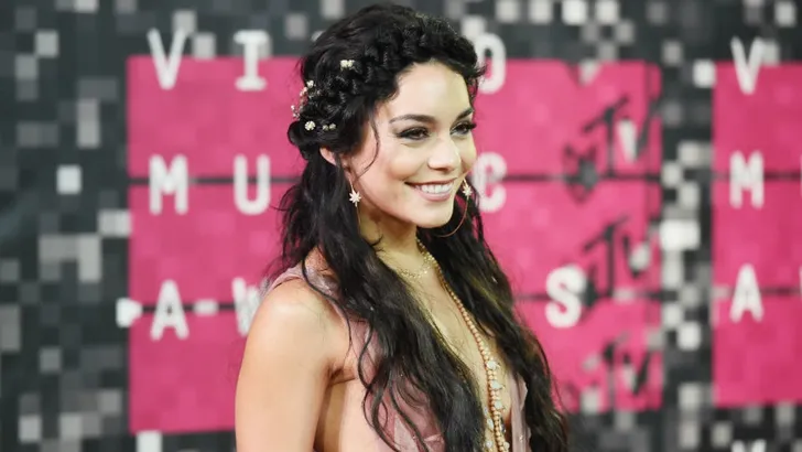 5 looks van Vanessa Hudgens