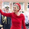 Bij H&M shop je nu een lookalike van de Natan-jurk van Máxima | Nouveau