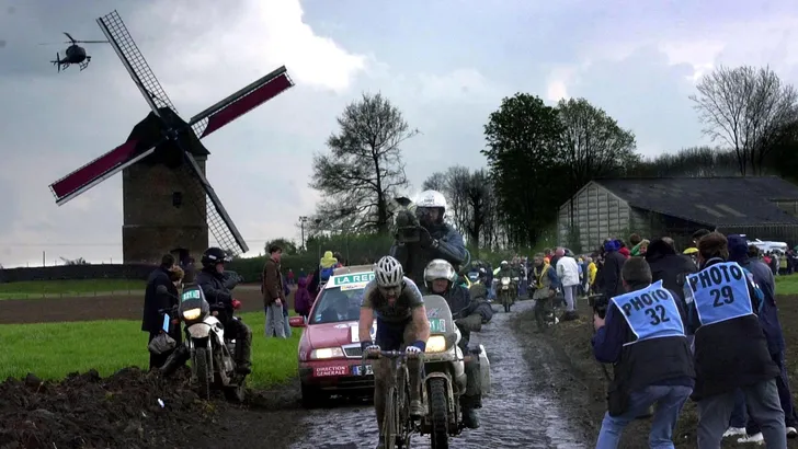 VIDEO: 2002, de laatste natte Parijs-Roubaix