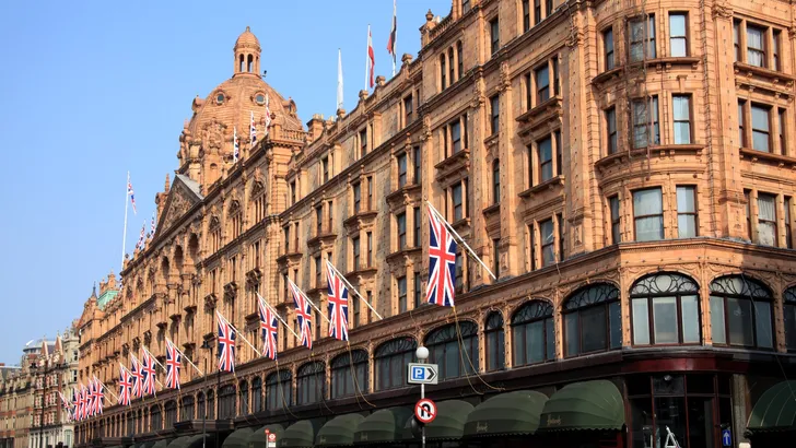 Vrouw spendeert 18 miljoen euro bij het Londense warenhuis Harrods