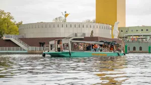 Nieuw in Groningen: vaar mee met de terrasboot