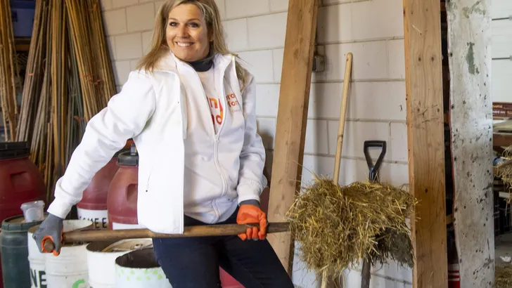 Koninklijk Paar neemt deel aan NLdoet op Zorgboerderij Op Aarde