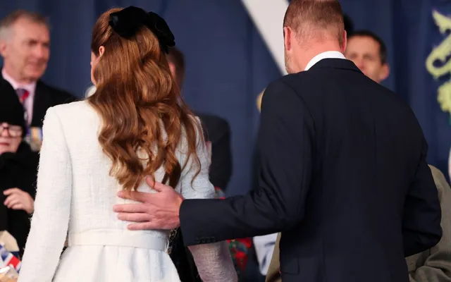 Prins William en Kate Middleton tijdens een concert op de Horse Guards Parade in Londen ter afsluiting van de 80e verjaardag van de herdenkingen van Bevrijdingsdag in het Verenigd Koninkrijk