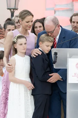 Ook prins Jacques ontsnapt niet aan z'n vader.