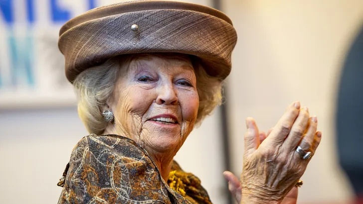 Prinses Beatrix reikt Jantje Beton Prijs uit