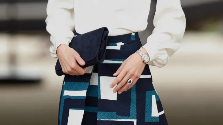 Royal look: een midi-rok à la Kate Middleton