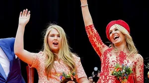Máxima met meiden bij Beyoncé
