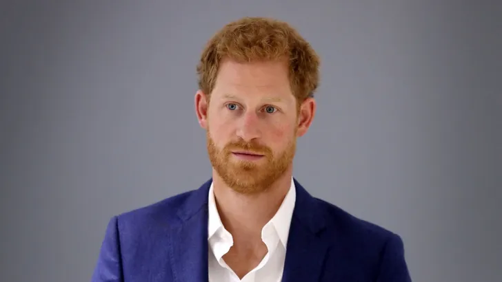 Oh dear, prins Harry vliegt weer in een privéjet