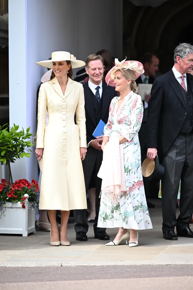 Garter Day 2026: prinses Kate en hertogin Sophie kijken naar de traditionele optocht.