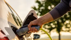 Kun je het opladen van de auto thuis laten vergoeden door je werkgever?