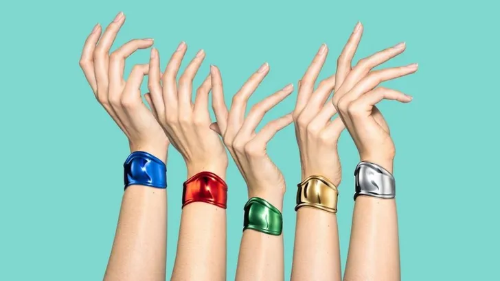 Elsa Peretti's Bone Cuffs zijn 50 jaar sensueel 