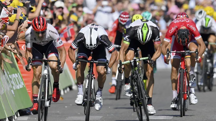 Tour Gemist: Matthews wint waaierrit na spannende sprint