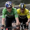 Fenomenale Wout van Aert redt eindzege Roglic in Parijs-Nice, Simon Yates zegeviert in slotrit