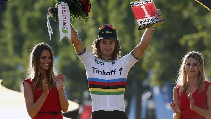 Sagan met grandioze eindjump naar winst in Québec