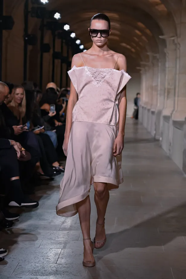 Catwalk-look van Victoria Beckham Srping-Summer 2026.