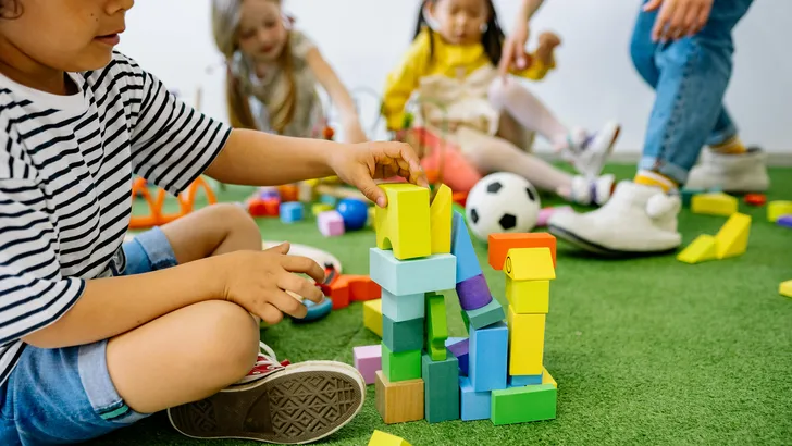 Meer dan een plek om te spelen: zo kiezen moderne ouders de juiste kinderopvang