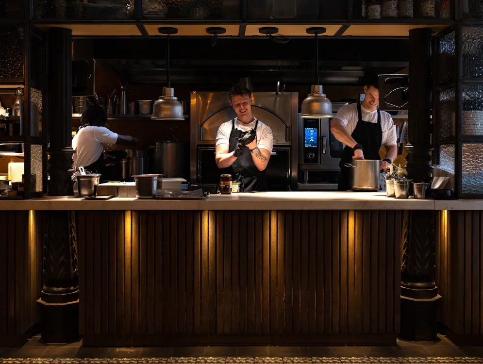 Foto 14 van The Bishop