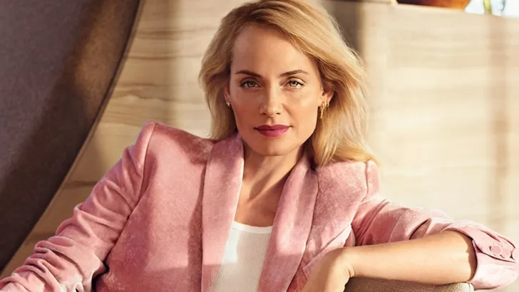 Zien: Amber Valletta komt met eigen cosmeticalijn