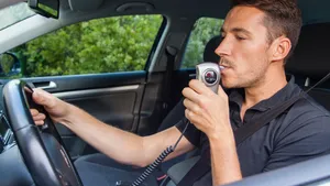 Onderzoek toont aan: 38 procent van jongeren vindt rijden met drank op acceptabel