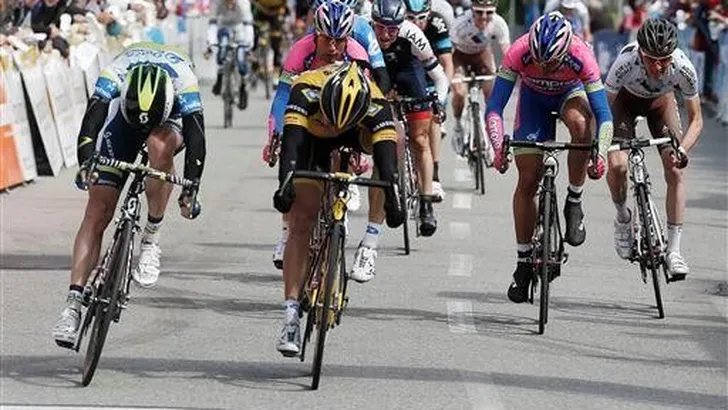 Bayern: Impey klopt Ciolek in millimetersprint