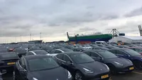 Tesla Model 3's in haven Amsterdam