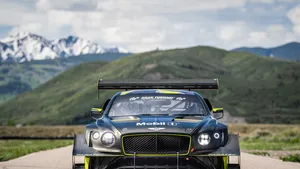 Bentley brengt Pikes Peak naar je huiskamer