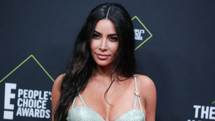 Kim Kardashian neemt het op voor Meghan Markle