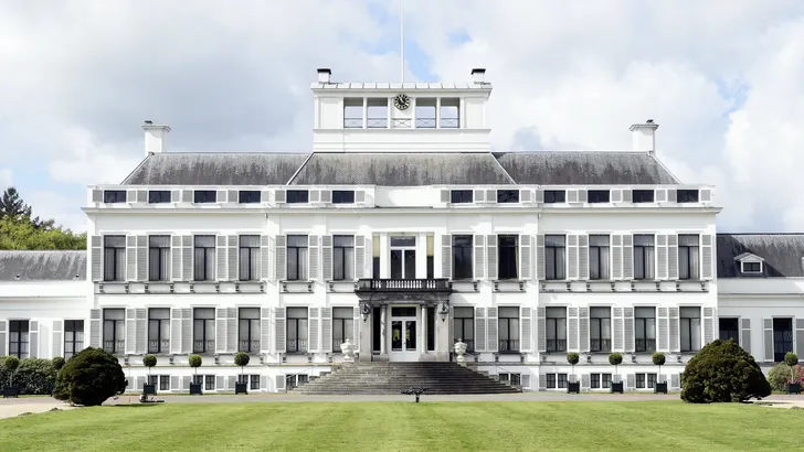 Anouk treedt op in Paleis Soestdijk