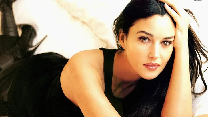 Monica Bellucci (53) kruipt opnieuw in de huid van Bond Girl