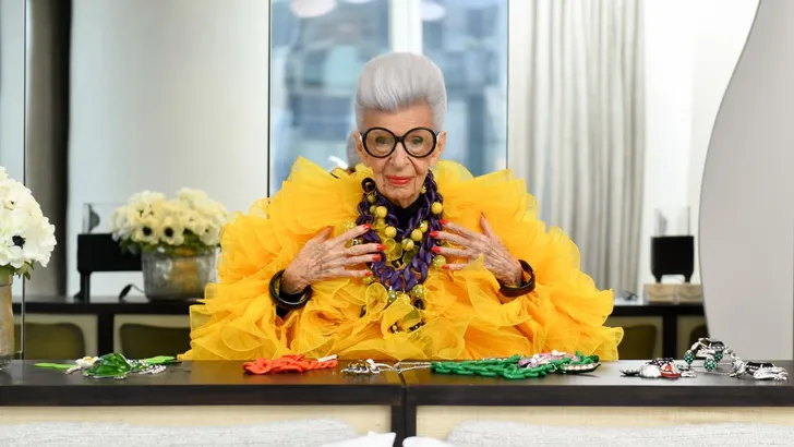 Al 101 jaar Absolutely Fabulous: Happy Birthday, Iris Apfel!  