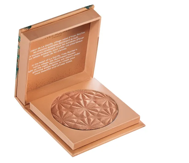 Eclats d’Hiver Pearly Bronzing Powder van Yves Rocher | €18,99 