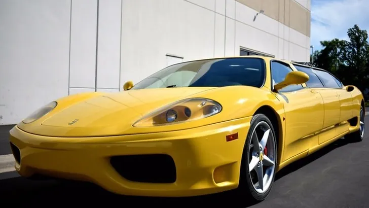 limousine ferrari modena