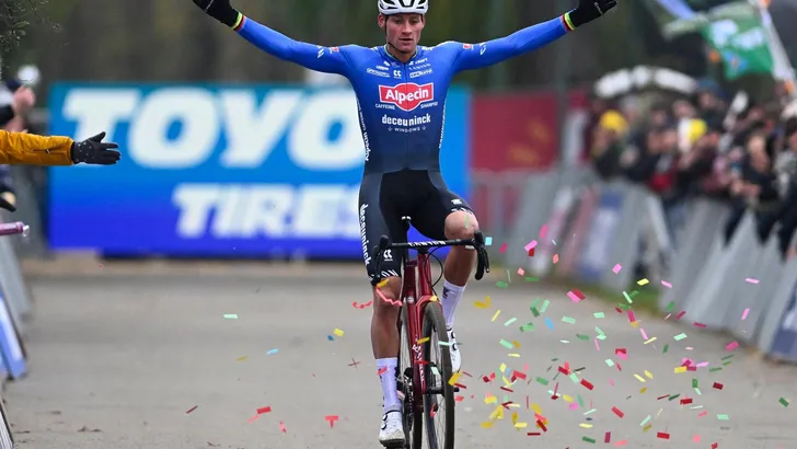 Wereldbeker Cyclocross Race in Antwerpen 2022 men elite
