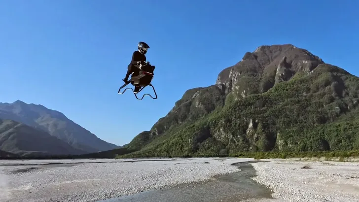 Volonaut lanceert vliegende motorfiets met straalaandrijving voor een prijs van bijna 750.000 euro