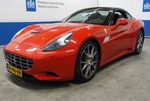 Geniet van het mooie weer met een Ferrari California van Domeinen