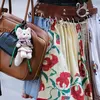 Zó geef je je tas een make-over: de bag charm is terug van weggeweest | Beau Monde